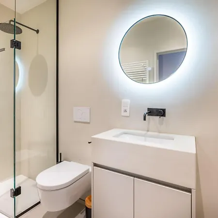 Huswell - Charming Modern In The Heart Of