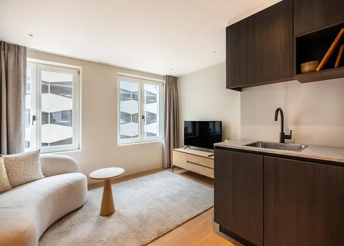 Huswell - Charming Modern In The Heart Of *